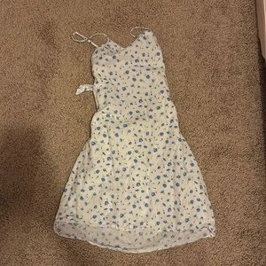 American Eagle white and blue flora dress size medium.